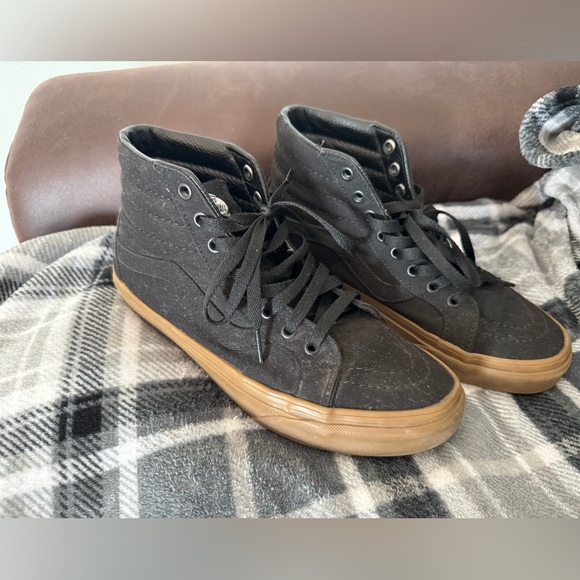 Vans Black and Brown High-Top Sneakers Classic Style - Picture 1 of 4